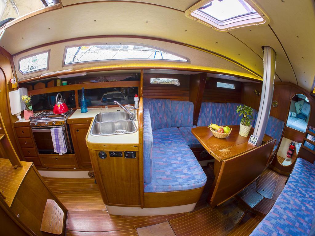 Norwavey, Sleep In A Boat Hotel Krokelvdalen Eksteriør billede